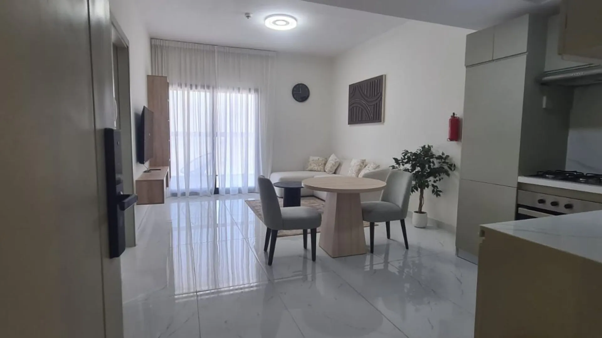 Bezugsfertiges 1-Zimmer-Apartment mit Balkon zum Verkauf in Equiti Gates, Downtown Jebel Ali