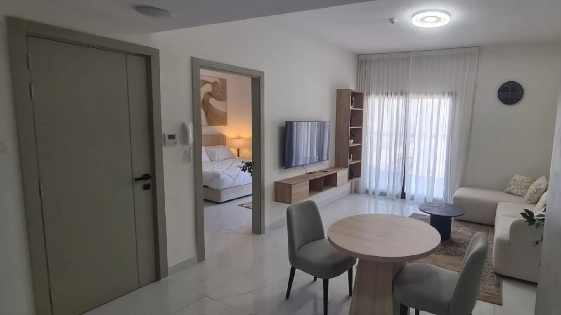 Bezugsfertiges 1-Zimmer-Apartment mit Balkon zum Verkauf in Equiti Gates, Downtown Jebel Ali