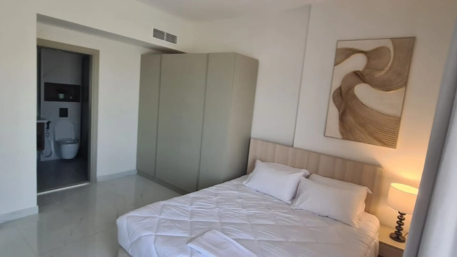 Bezugsfertiges 1-Zimmer-Apartment mit Balkon zum Verkauf in Equiti Gates, Downtown Jebel Ali